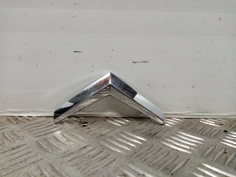 Recambio de anagrama para citroen c4 berlina 1.6 16v hdi referencia OEM IAM 9658479380  