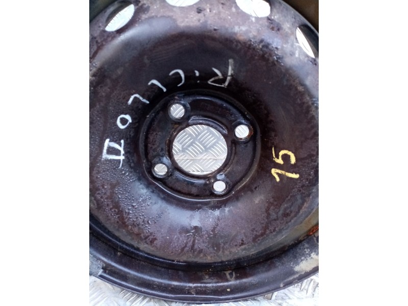 Recambio de llanta para renault clio ii fase i (b/cbo) 1.9 d referencia OEM IAM    Recambio de llanta para renault clio ii fase i (b/cbo) 1.9 d referencia OEM IAM