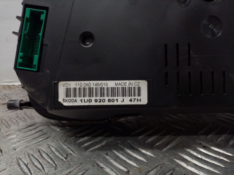 Recambio de cuadro instrumentos para skoda octavia berlina (1u2) ambiente referencia OEM IAM 1U0920801J  