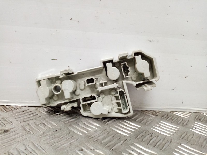 Recambio de portalamparas para volkswagen passat berlina (3b3) advance referencia OEM IAM 3B5945258B 28408009  Recambio de portalamparas para volkswagen passat berlina (3b3) advance referencia OEM IAM 3B5945258B 28408009