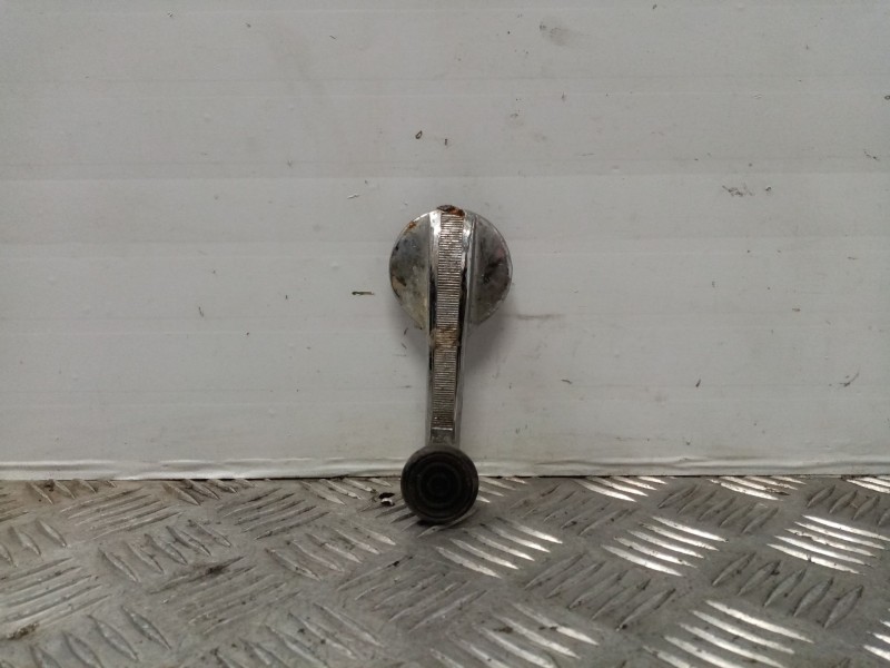 Recambio de maneta elevalunas delantera izquierda para chrysler 2l referencia OEM IAM   