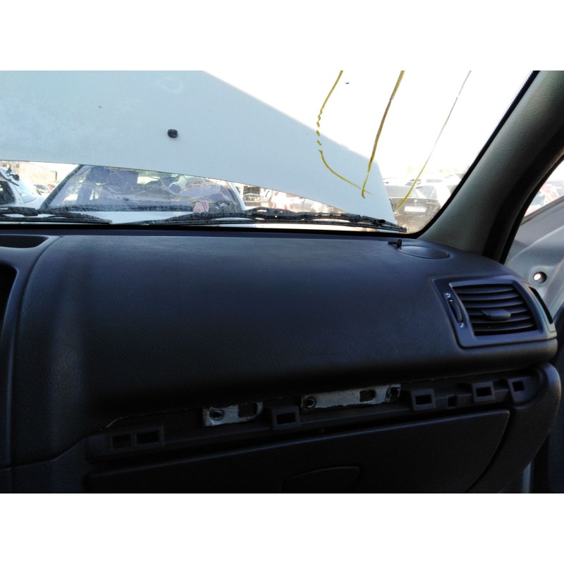 Recambio de airbag delantero derecho para renault clio ii fase ii (b/cb0) 1.2 referencia OEM IAM 8200238147  