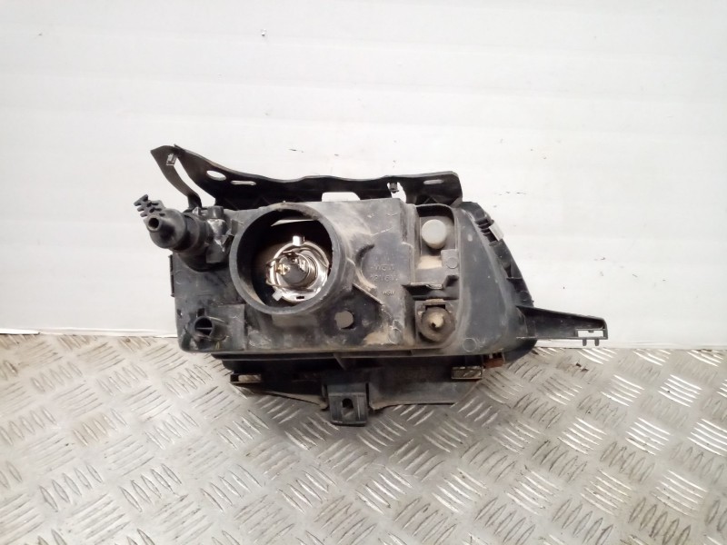 Recambio de faro izquierdo para citroen saxo 1.1 referencia OEM IAM   