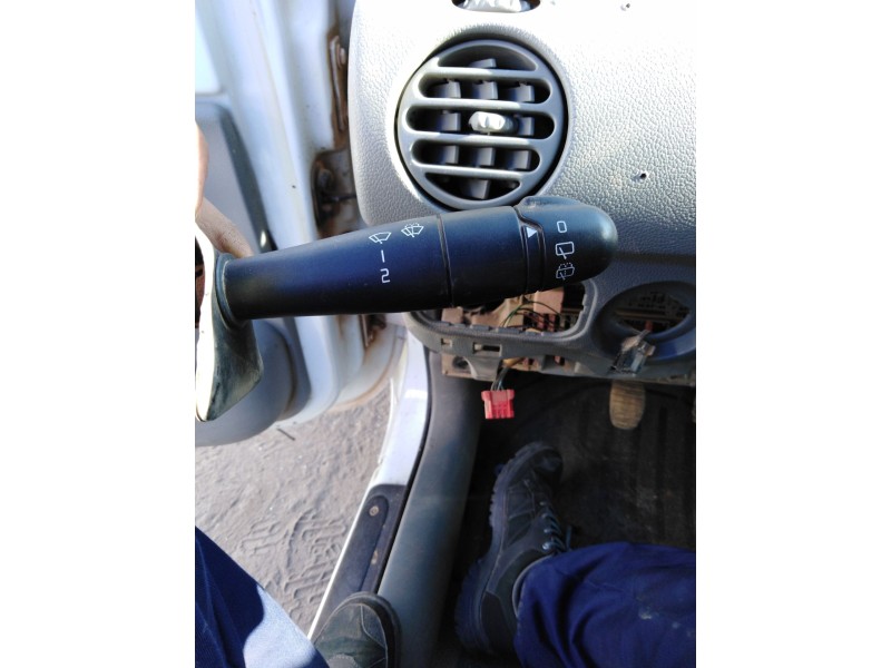 Recambio de mando limpia para renault kangoo (f/kc0) referencia OEM IAM 8200379526  