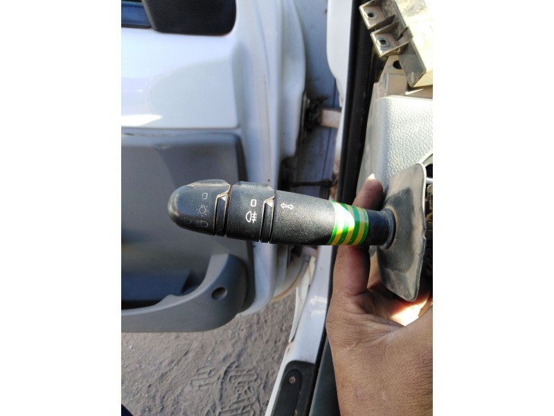 Recambio de mando intermitentes para renault kangoo (f/kc0) referencia OEM IAM 8200379526  