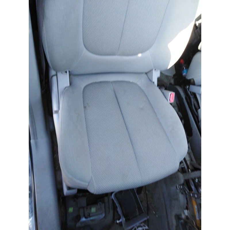 Recambio de asiento delantero derecho para kia carens (un) referencia OEM IAM 882801D010464  