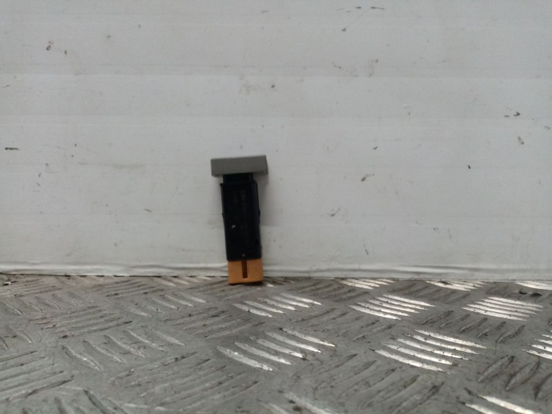 Recambio de pulsador antinieblas para kia carens (un) referencia OEM IAM   