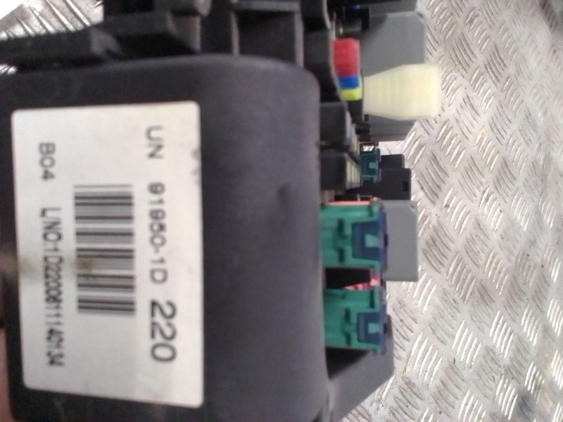 Recambio de caja reles / fusibles para kia besta referencia OEM IAM 919501D220 D22U06B80315 0611082986