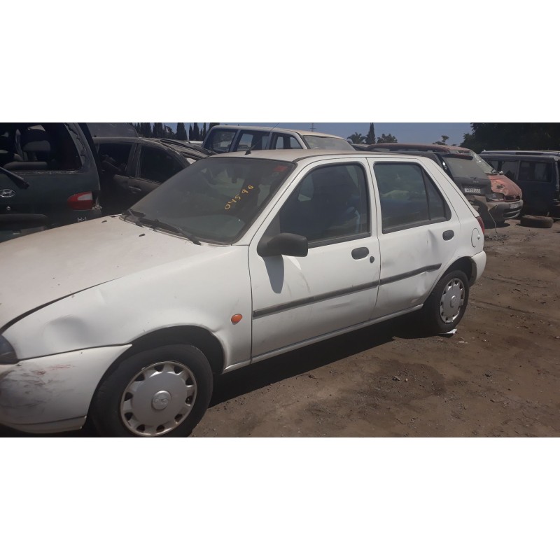 ford fiesta berlina del año 1996