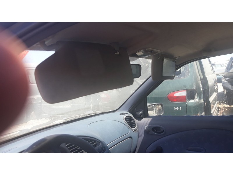 ford fiesta berlina del año 1996