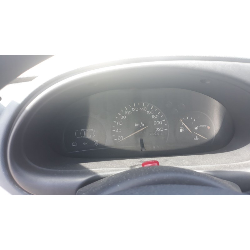 ford fiesta berlina del año 1996