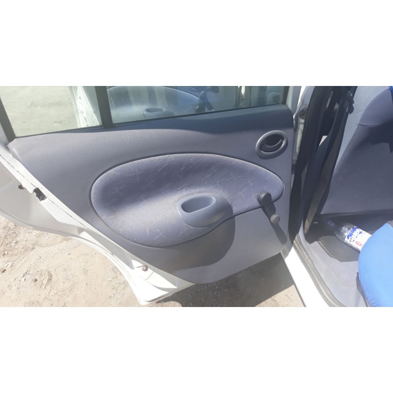 ford fiesta berlina del año 1996