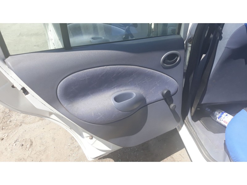 ford fiesta berlina del año 1996