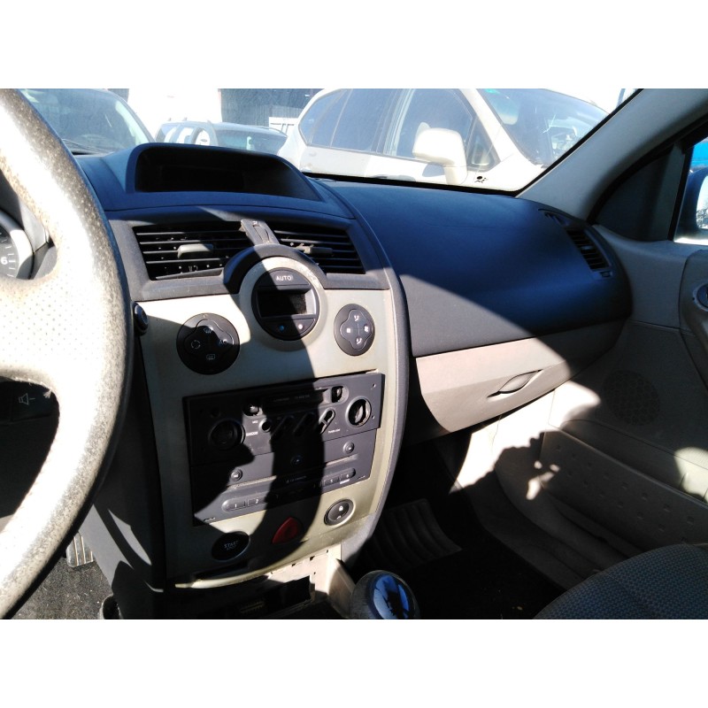 renault megane ii berlina 5p del año 2002