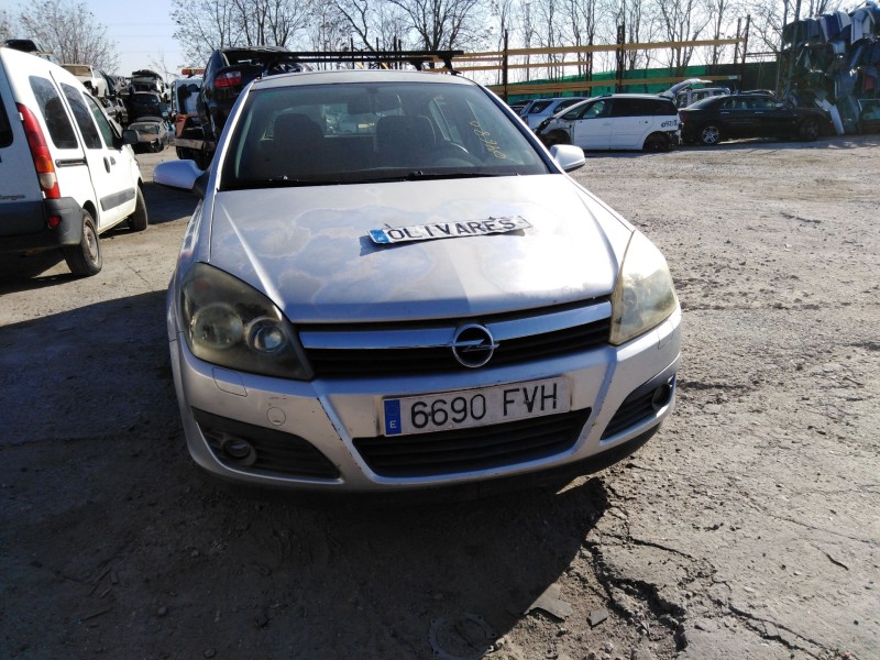 opel astra h berlina del año 2004