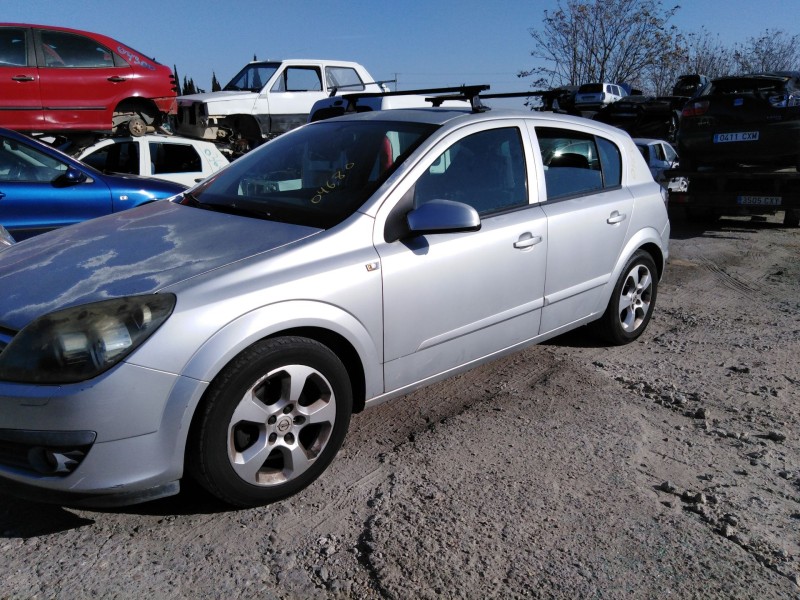 opel astra h berlina del año 2004