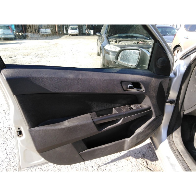 opel astra h berlina del año 2004