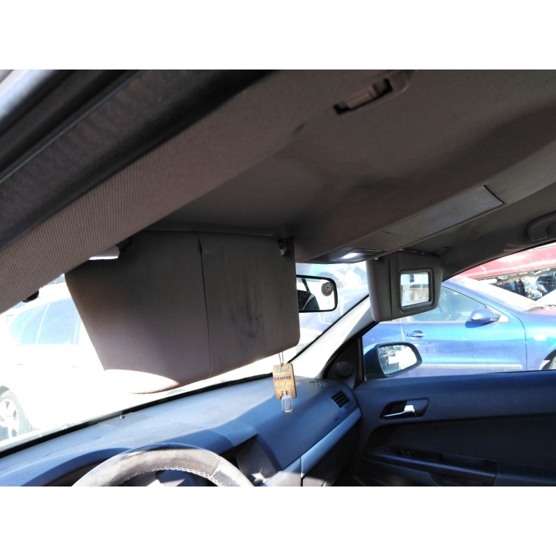 opel astra h berlina del año 2004