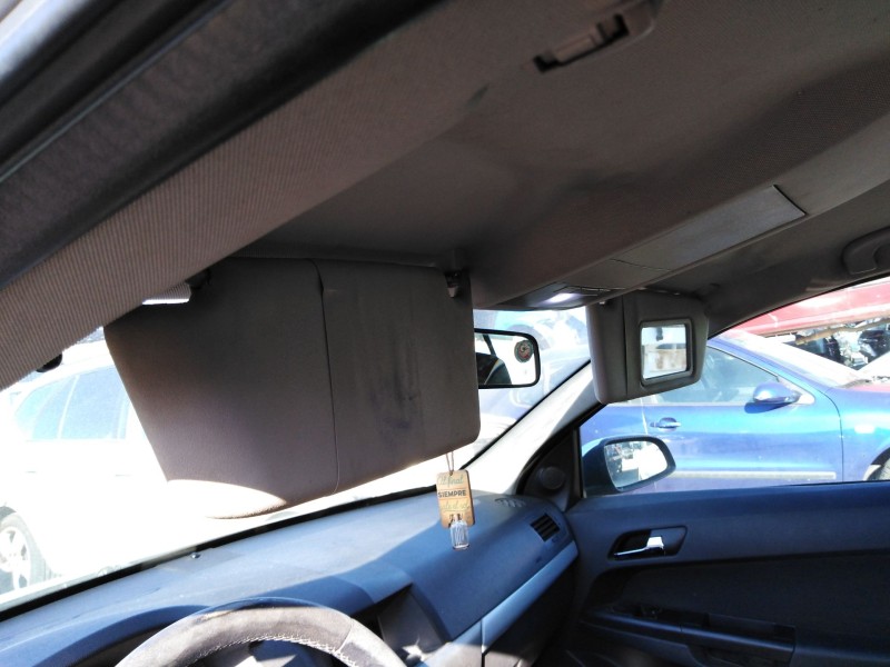 opel astra h berlina del año 2004