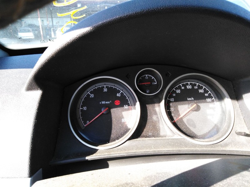 opel astra h berlina del año 2004