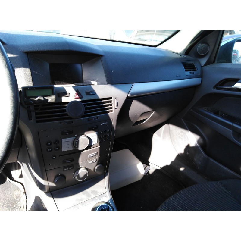 opel astra h berlina del año 2004