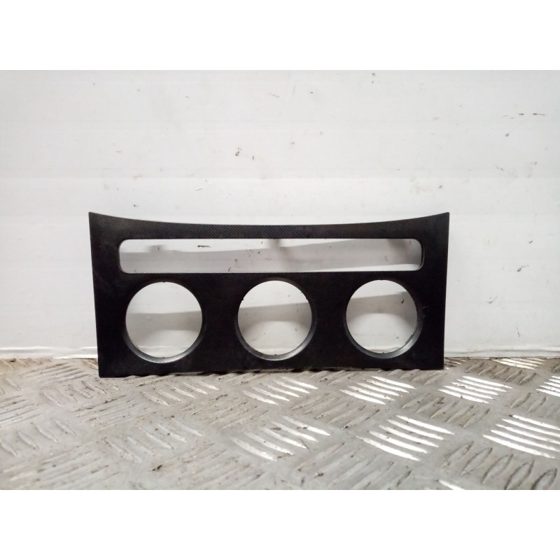 Recambio de mascara central de salpicadero para volkswagen passat berlina (3c2) referencia OEM IAM 3C0863100  