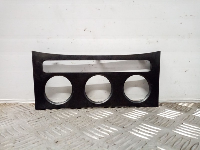 Recambio de mascara central de salpicadero para volkswagen passat berlina (3c2) referencia OEM IAM 3C0863100  