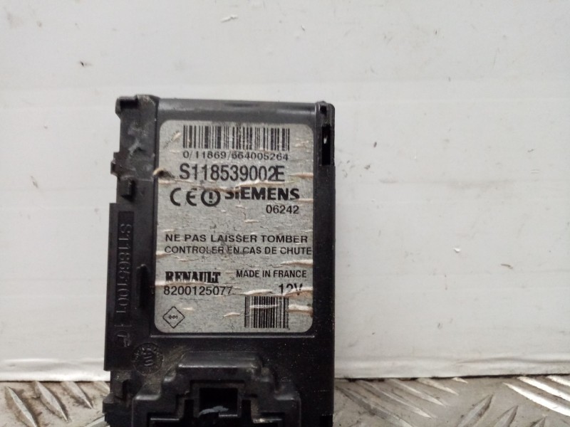 Recambio de conmutador de arranque para renault megane ii berlina 5p referencia OEM IAM 8200125077 S118539002E 