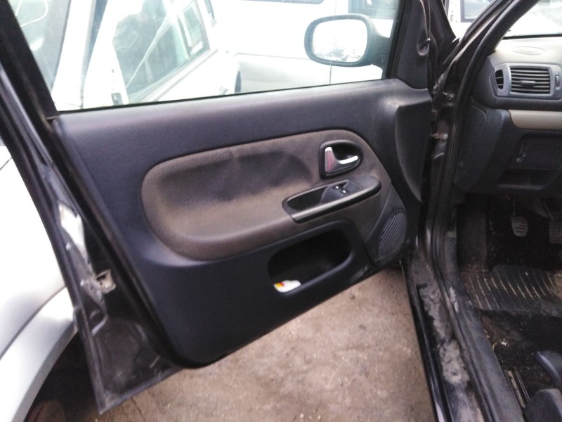 renault clio ii fase ii (b/cb0) del año 2001