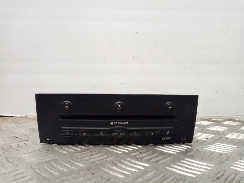 Recambio de sistema audio / radio cd para renault megane ii berlina 5p referencia OEM IAM   