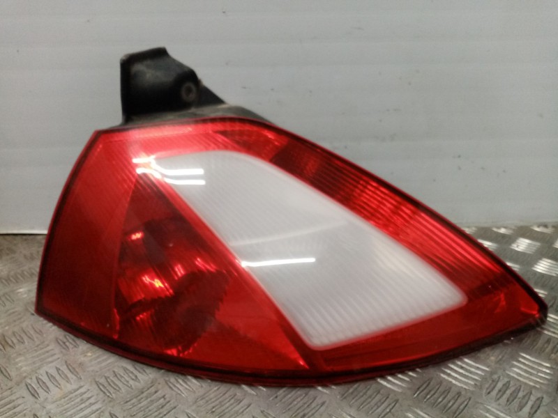 Recambio de piloto trasero izquierdo para renault megane ii berlina 5p referencia OEM IAM   