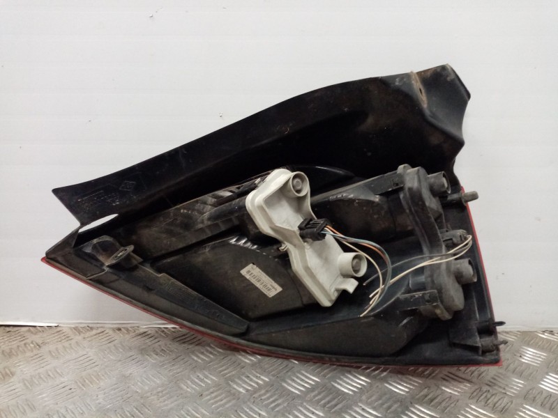 Recambio de piloto trasero izquierdo para renault megane ii berlina 5p referencia OEM IAM   