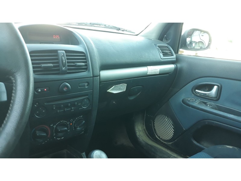 renault clio ii fase ii (b/cb0) del año 2001 renault clio ii fase ii (b/cb0) del año 2001