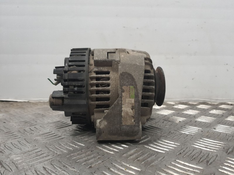Recambio de alternador para citroen saxo 1.1 referencia OEM IAM 2541763 DINAMO 