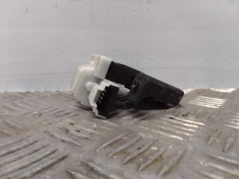 Recambio de cerradura maletero / porton para renault clio grandtour referencia OEM IAM   