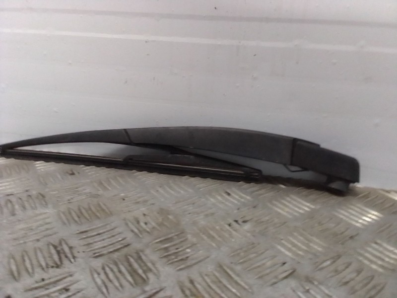 Recambio de brazo limpia trasero para renault clio grandtour referencia OEM IAM   