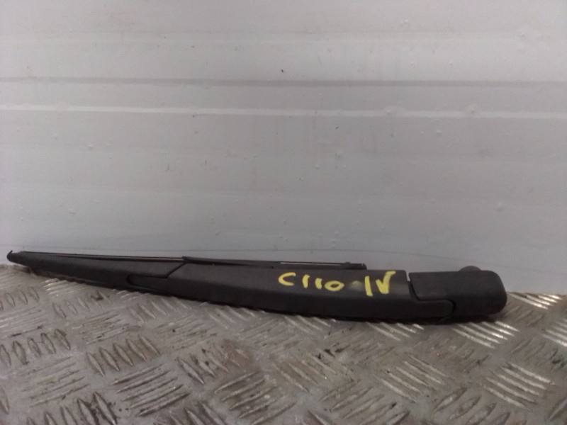 Recambio de brazo limpia trasero para renault clio grandtour referencia OEM IAM   