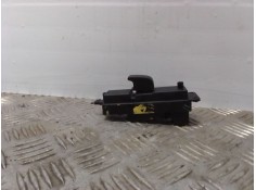 Recambio de mando elevalunas trasero derecho para mazda 3 berlina (bk) referencia OEM IAM 03123120   2