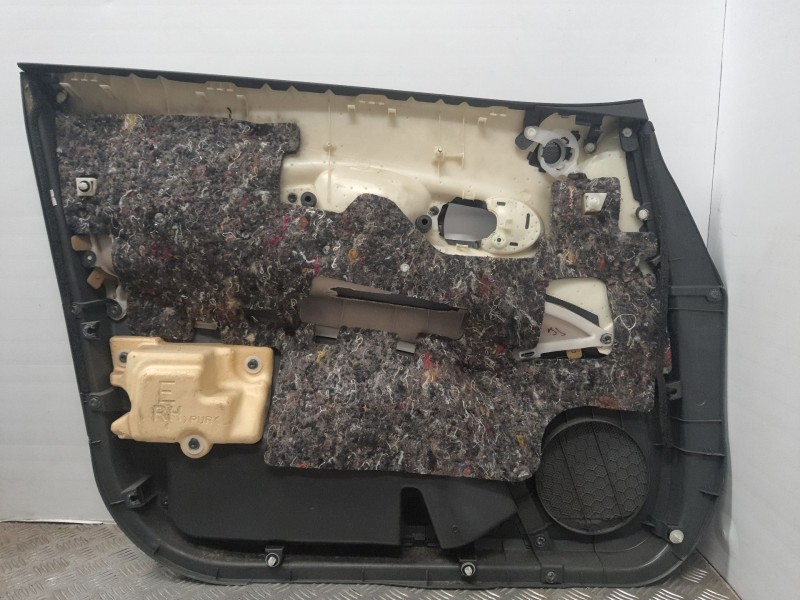 Recambio de guarnecido puerta delantera derecha para toyota auris referencia OEM IAM   