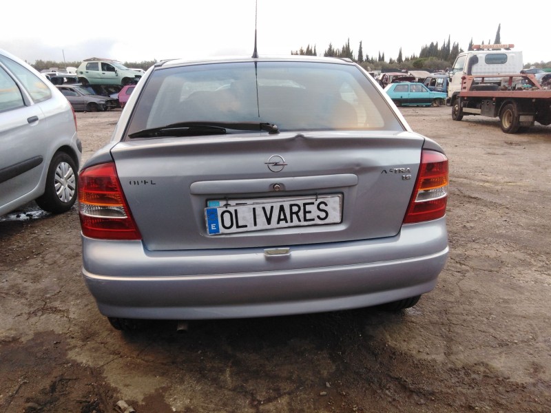 opel astra g berlina del año 1998