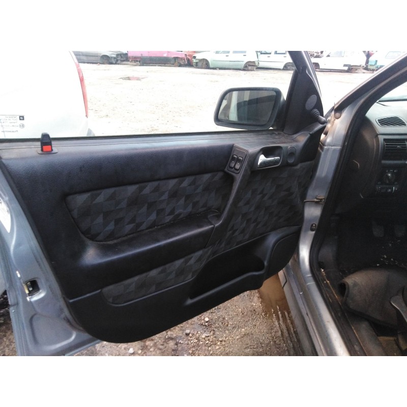 opel astra g berlina del año 1998