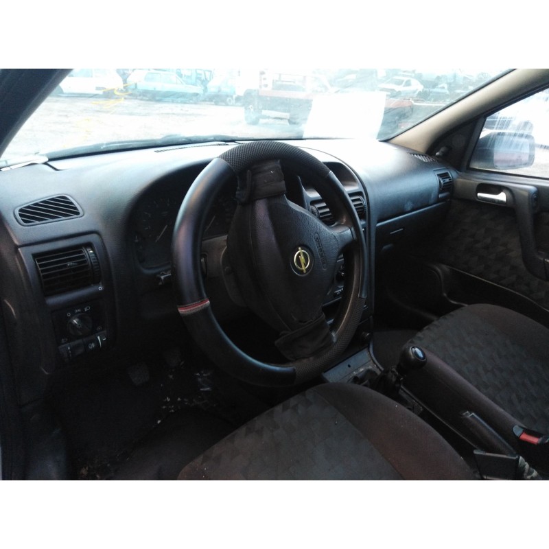 opel astra g berlina del año 1998