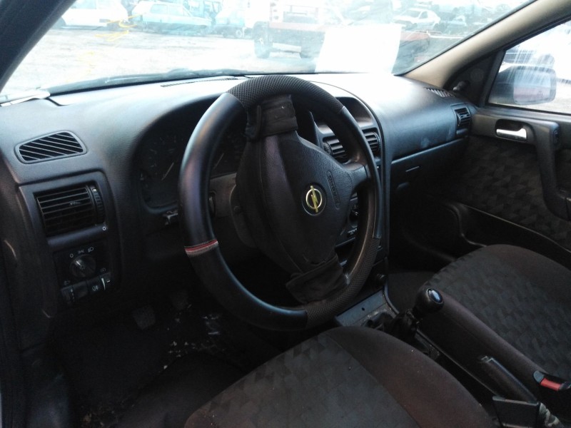 opel astra g berlina del año 1998