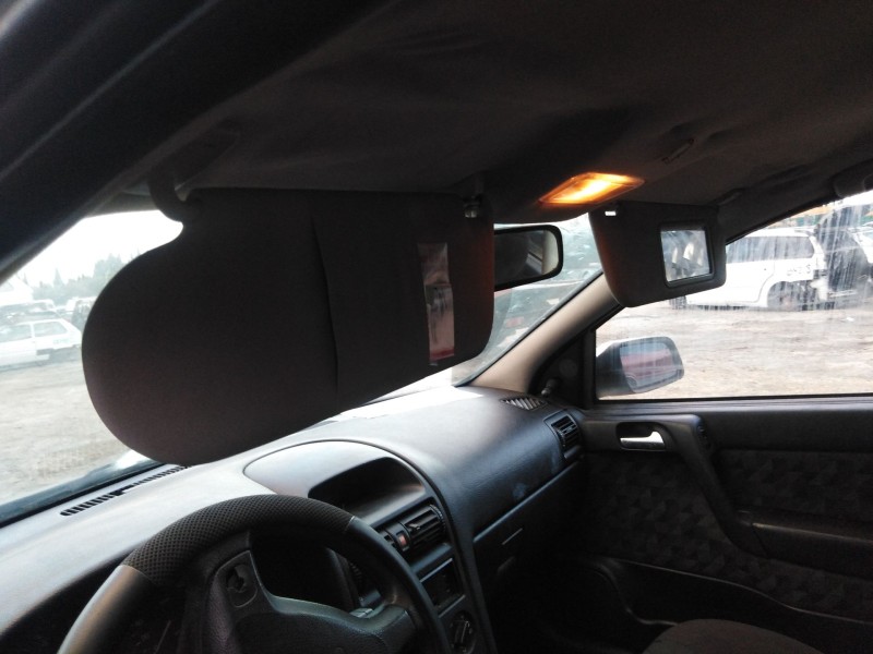 opel astra g berlina del año 1998