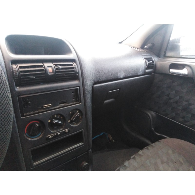 opel astra g berlina del año 1998