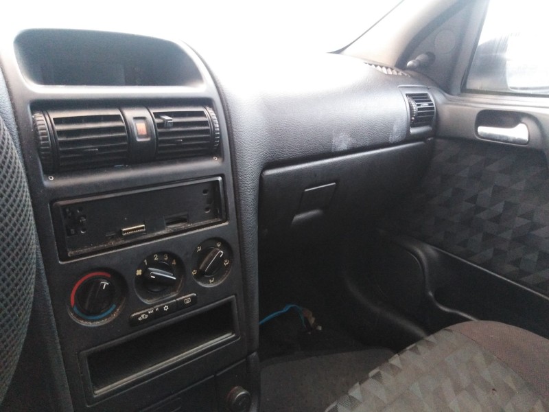 opel astra g berlina del año 1998