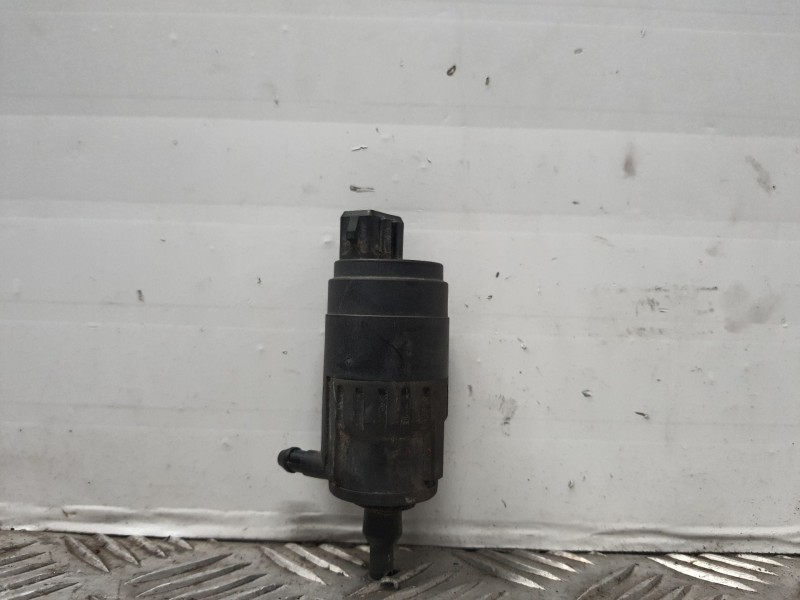 Recambio de bomba limpia para citroen jumper kasten referencia OEM IAM D283202  