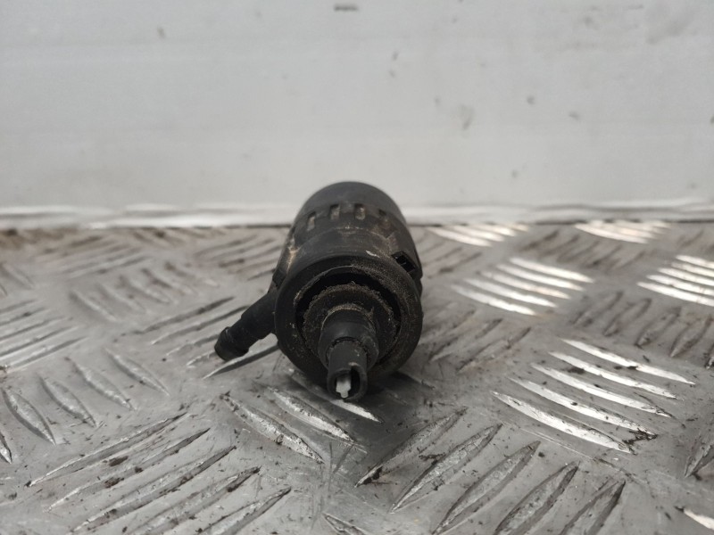 Recambio de bomba limpia para citroen jumper kasten referencia OEM IAM D283202  