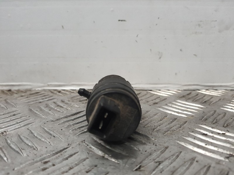 Recambio de bomba limpia para citroen jumper kasten referencia OEM IAM D283202  