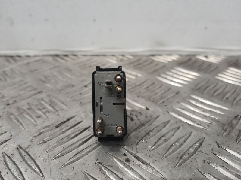 Recambio de mando elevalunas trasero izquierdo para mercedes clase s (w140) berlina referencia OEM IAM 1408210251KZ  